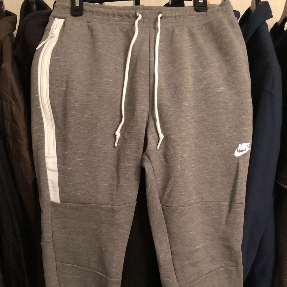 NIKE Tech Fleece Pants Size Large